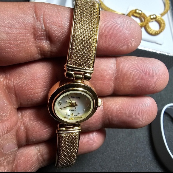 Gruen Ladies Quartz Watch GR7991 Working Set With Bracelet Necklace And Earrings - Picture 5 of 12